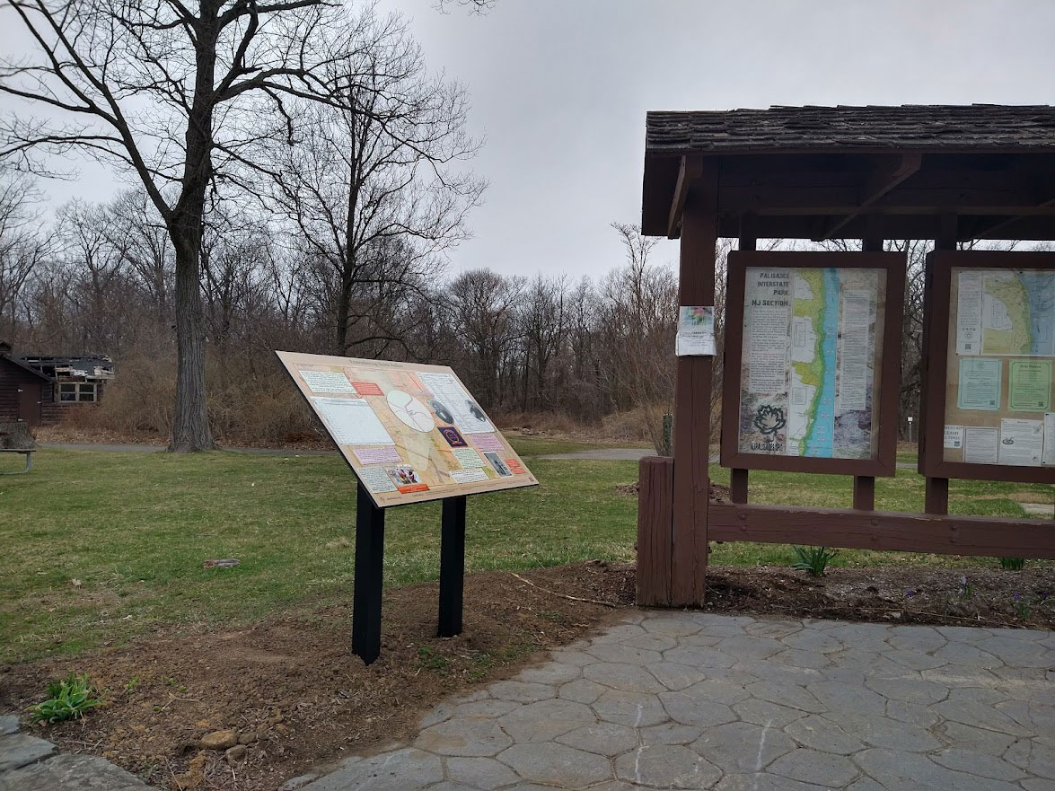 New interpretive panel for State Line Lookout