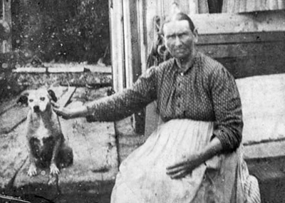 Mrs Andrew Jackson Crum “Mrs. Andrew Jackson Crum” at her home beneath the Palisades, c. 1910 | PIPC Archives