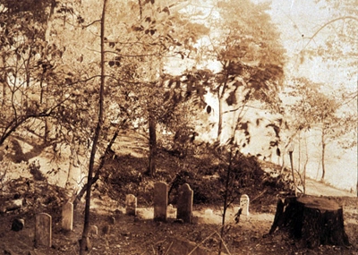 Undercliff graveyard Undercliff graveyard, c. 1916 | PIPC Archives